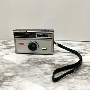 Vintage 1960's Kodak Instamatic 104 Camera w/ Wrist Strap UNTESTED